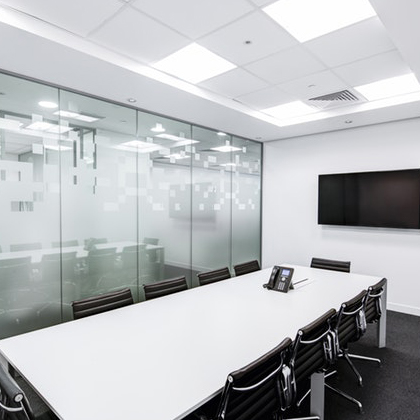 black-and-white-boardroom-ceiling-260689